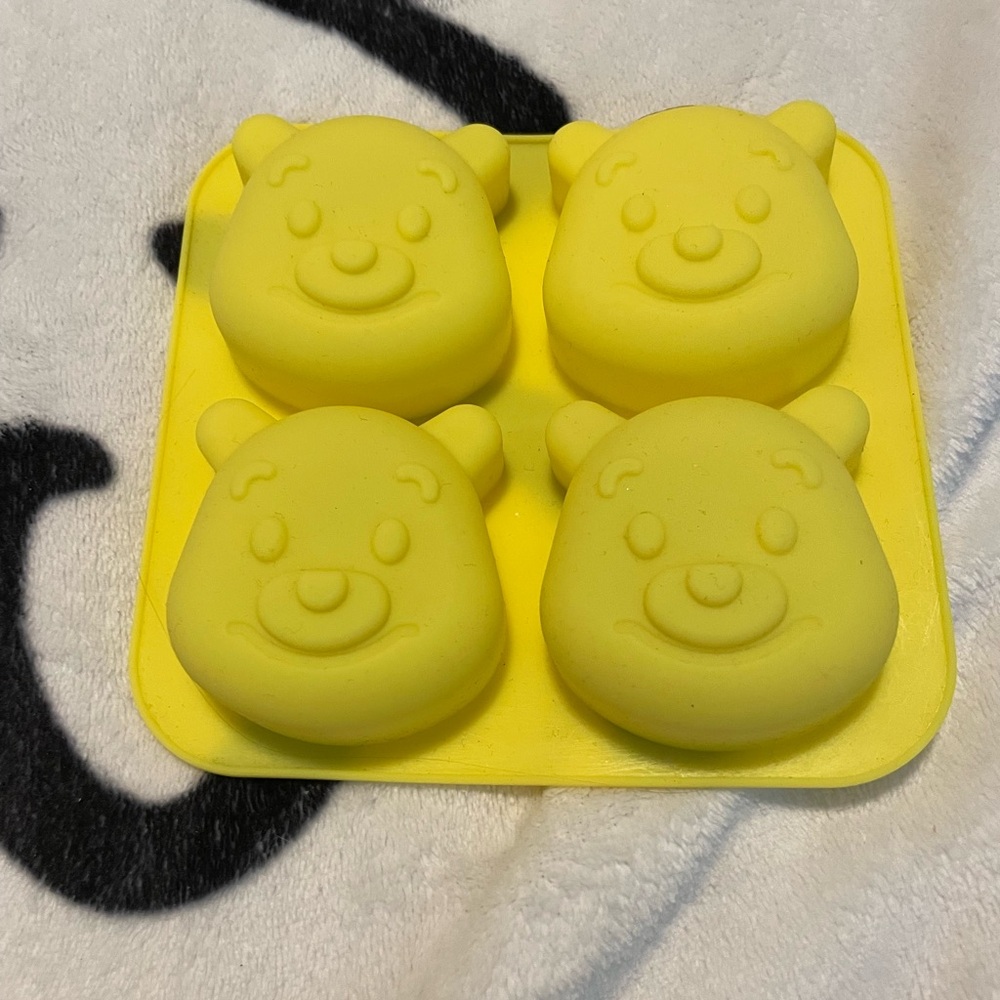 Disney Bright Yellow Winnie the Pooh Baking Mold